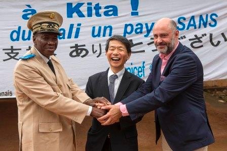 De G. à D. le Préfet de Kita, l’Ambassadeur du Japon et le Représentant de l’UNICEF au Mali